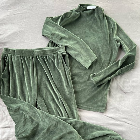 OAK + FORT Pants - Green Velour Oak+Fort set with mock neck and joggers